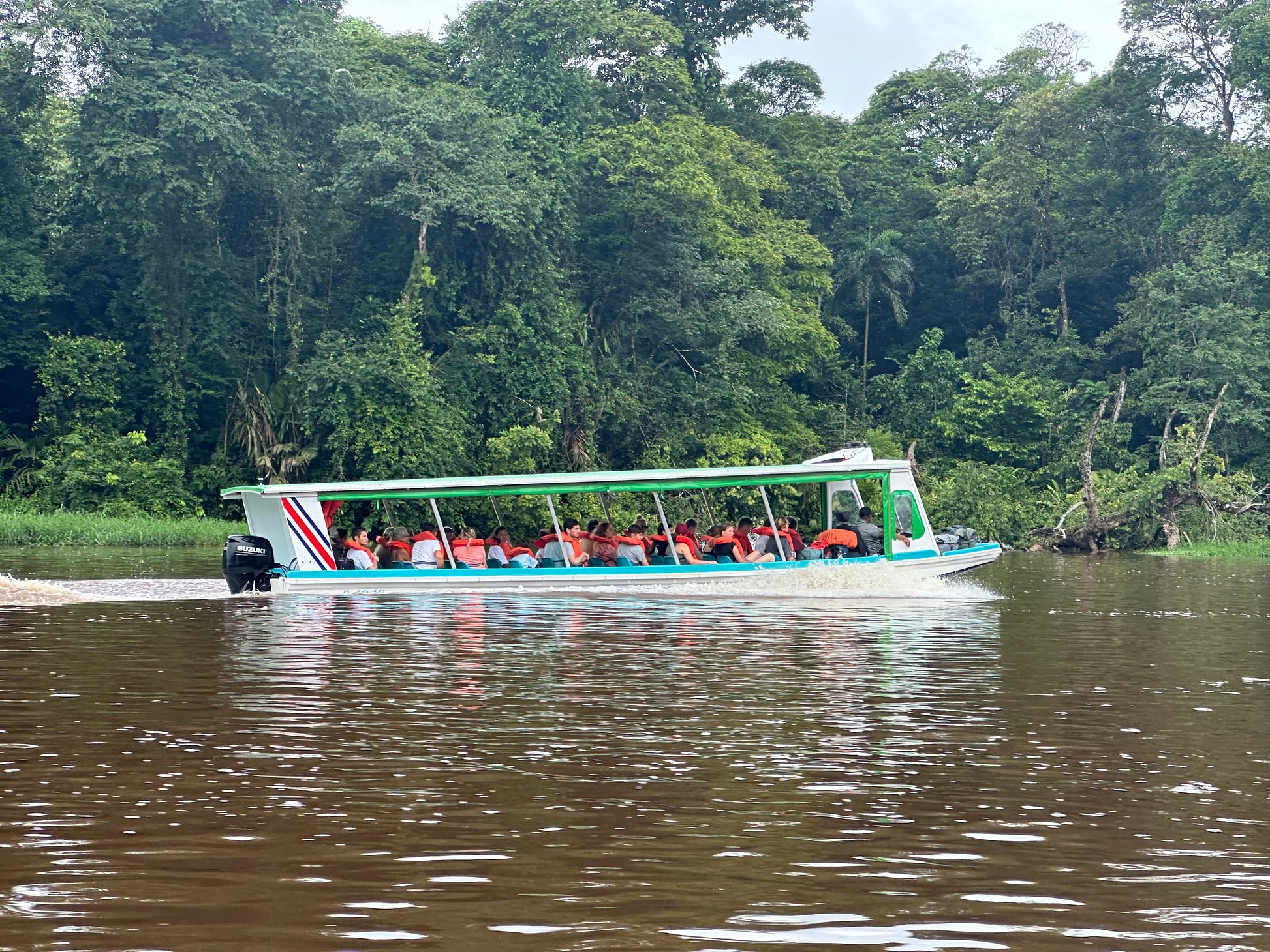 Round Trip Boat Pavona-Tortuguero-Pavona.