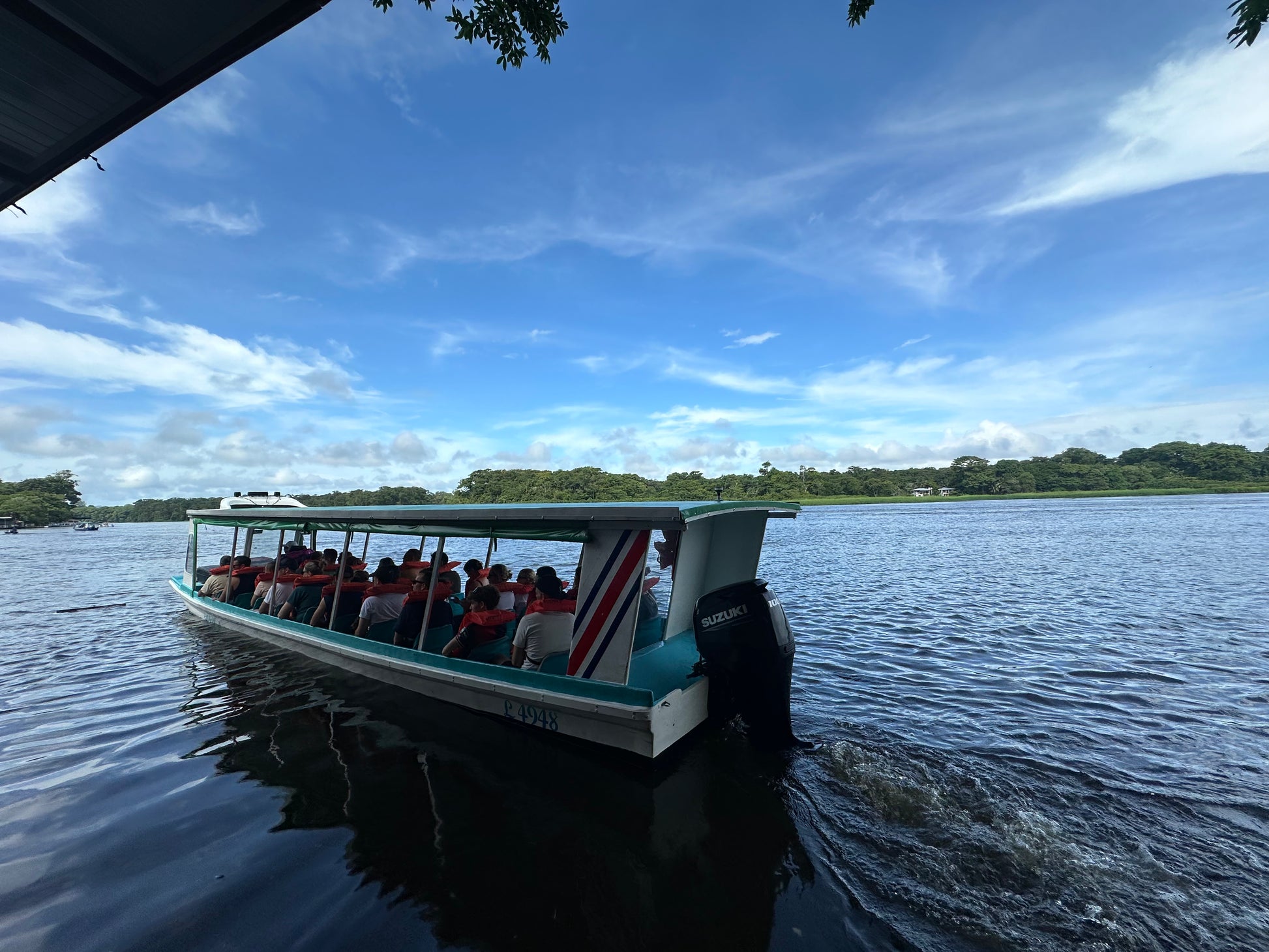 Round Trip Boat Pavona-Tortuguero-Pavona.