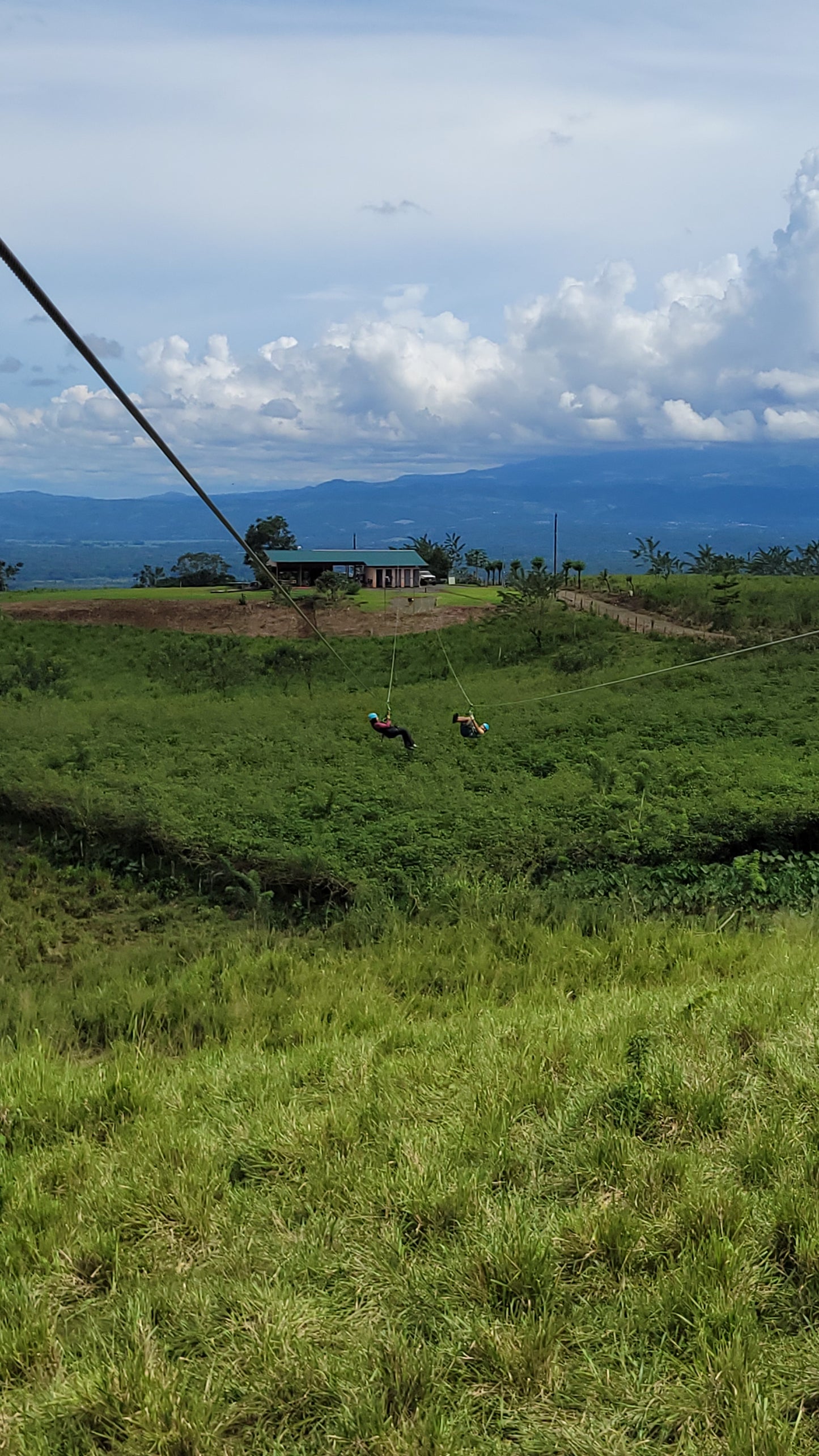 Aventura de barranquismo y rápel en cascadas en Arenal