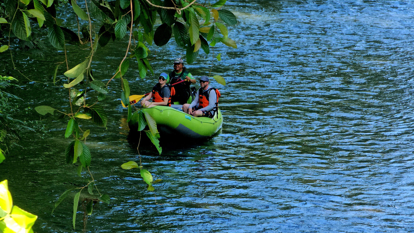 Safari flotante en Peñas Blancas desde La Fortuna