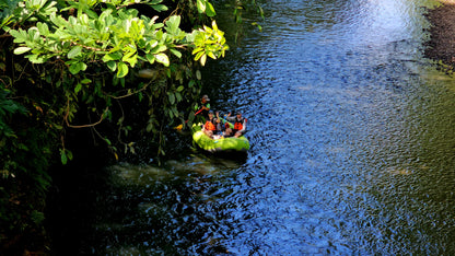 Safari flotante en Peñas Blancas desde La Fortuna