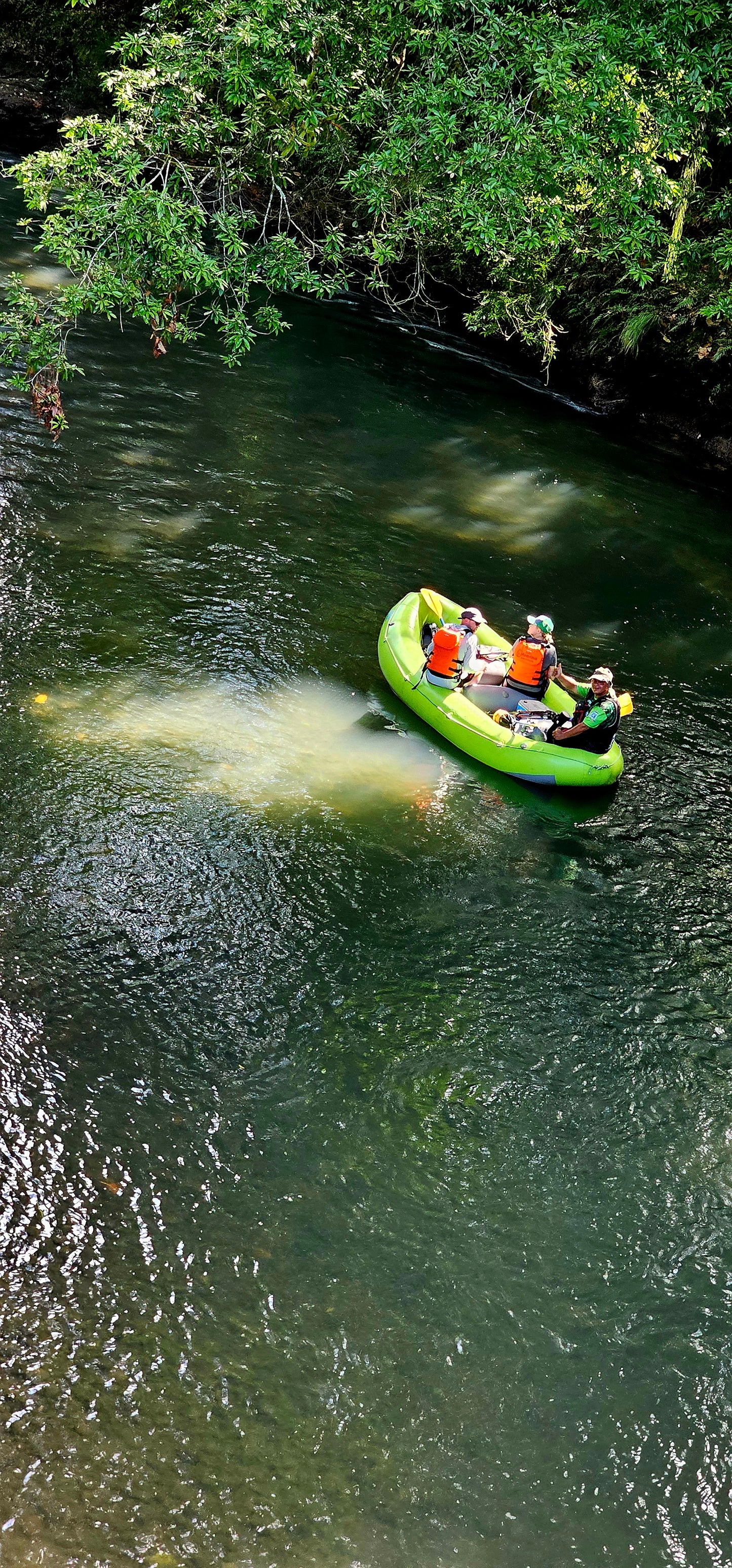 Safari flotante en Peñas Blancas desde La Fortuna