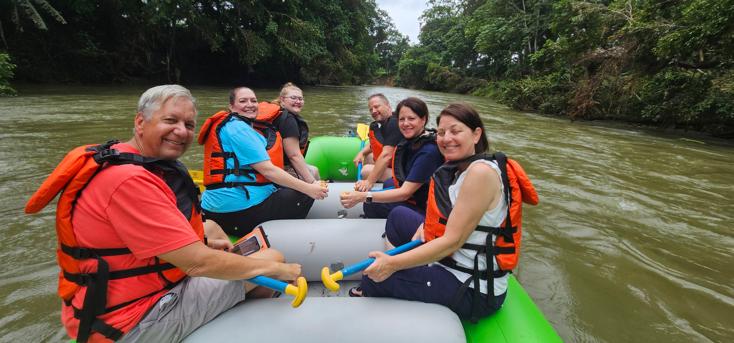 Safari flotante en Peñas Blancas desde La Fortuna