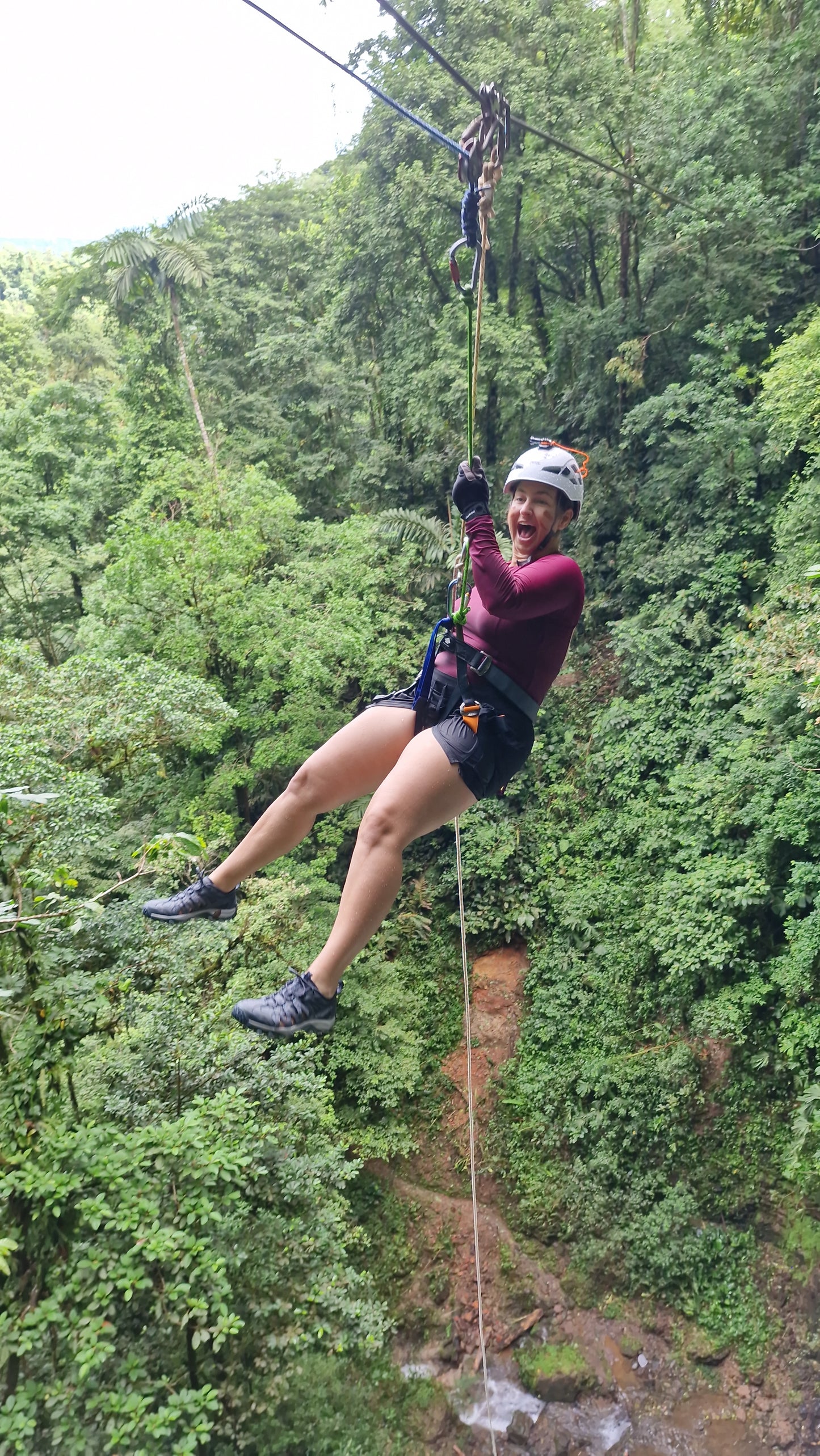 Aventura de barranquismo y rápel en cascadas en Arenal