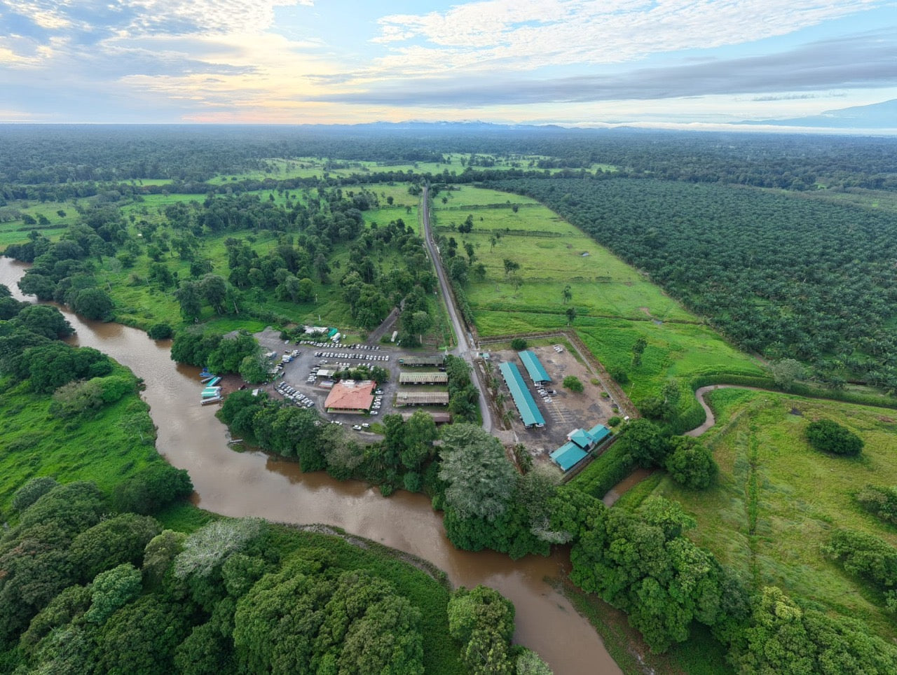Pavona-Tortuguero Parking Lot.