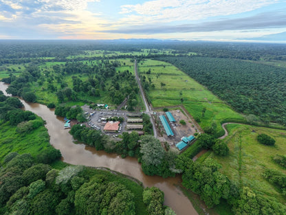 Pavona-Tortuguero Parking Lot.