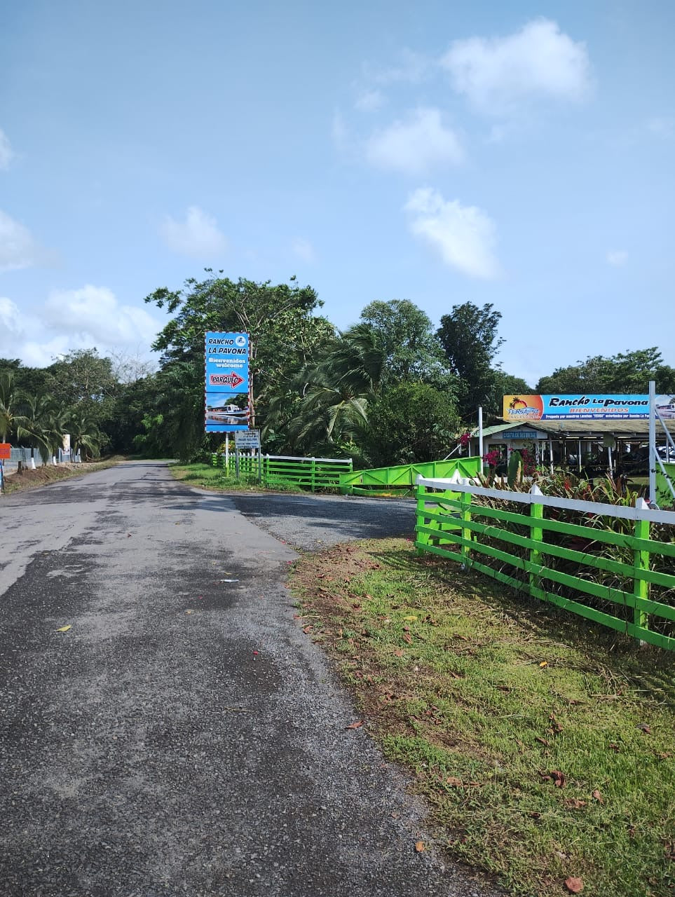 Pavona-Tortuguero Parking Lot.