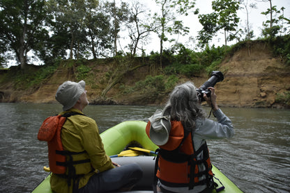 Safari flotante en Peñas Blancas desde La Fortuna
