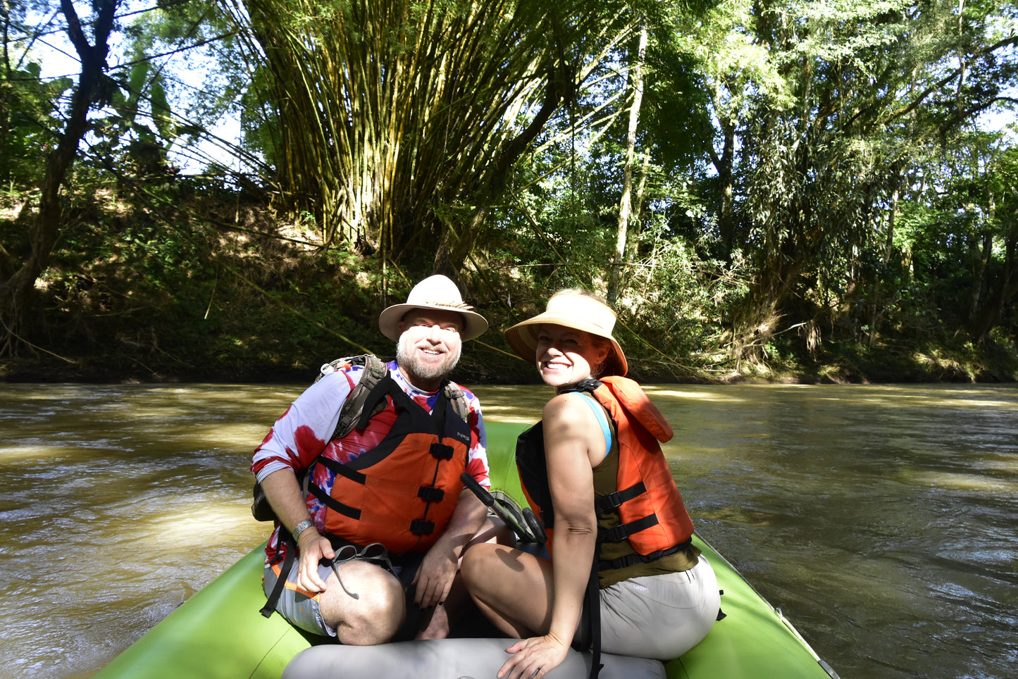 Safari flotante en Peñas Blancas desde La Fortuna