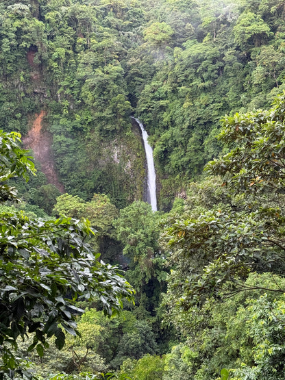 Experiencia en la Catarata La Fortuna